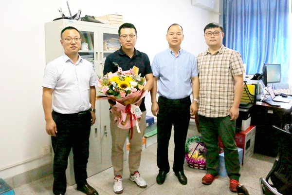 8db37d216e714fad80e57067f646c7ce.jpg 555.jpg