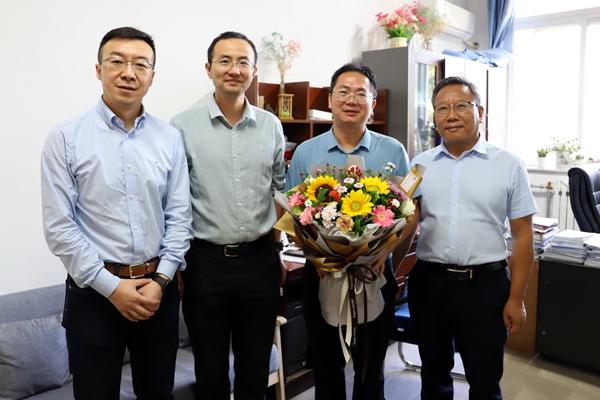 ffcb0de02c5543ae8c36dd45b9f8d0eb.jpg 00.jpg